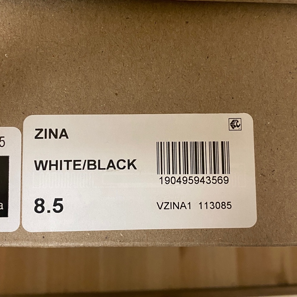 Dolce Vita Zina Sneakers - Picture 11 of 12